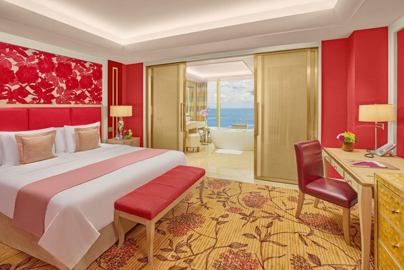 Hotel Okada Manila à Pasay Extérieur photo Deluxe Ocean View Room
